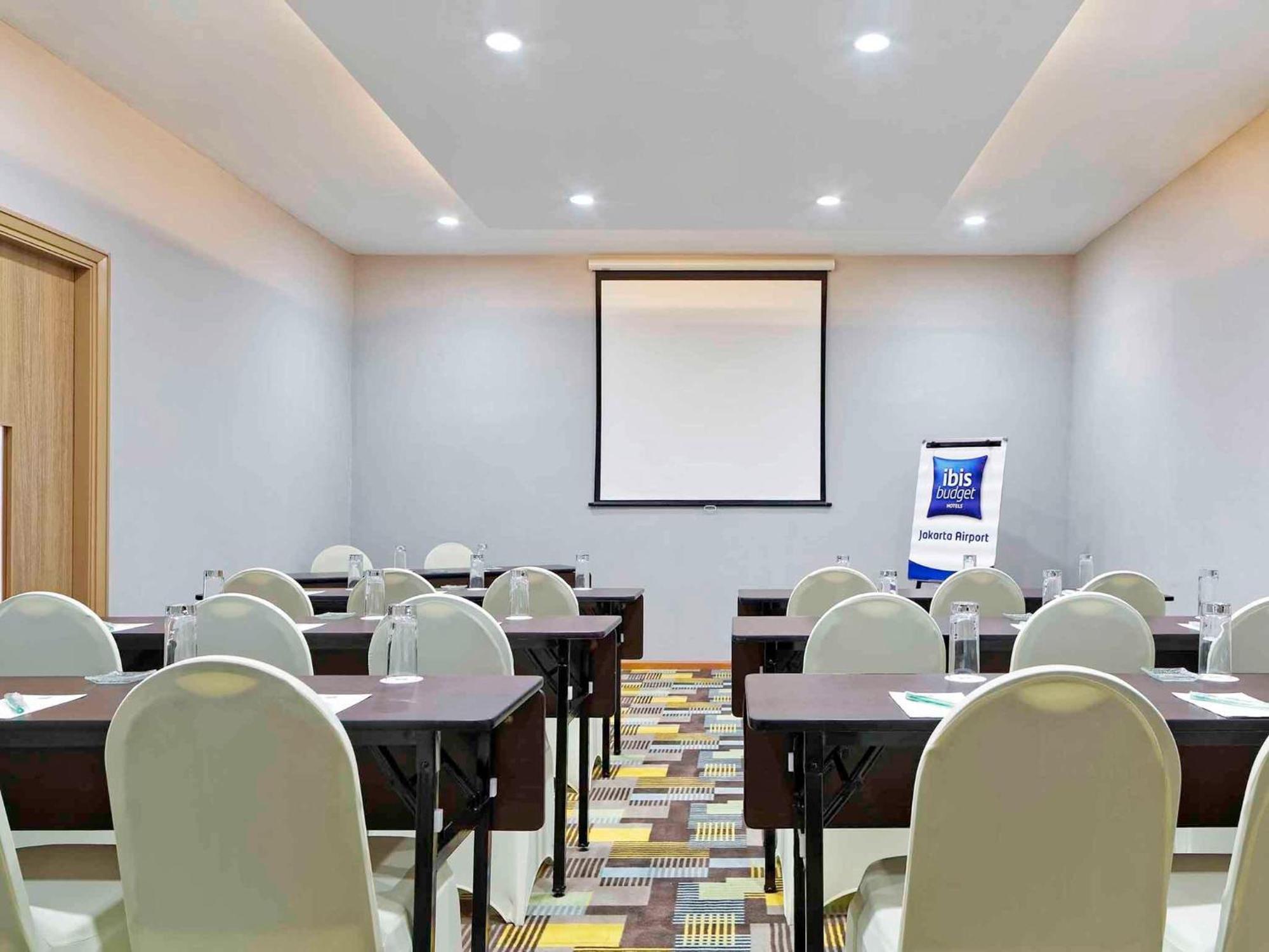 Ibis Budget Jakarta Airport Tangerang Exterior photo