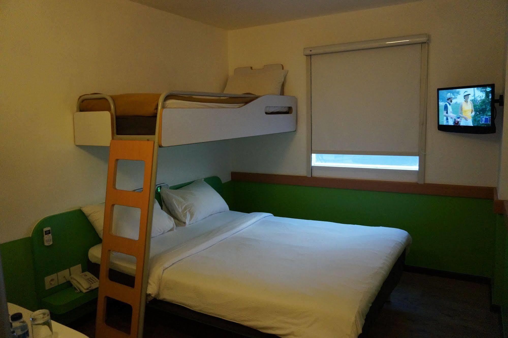 Ibis Budget Jakarta Airport Tangerang Exterior photo