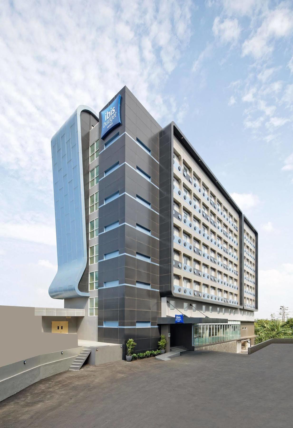 Ibis Budget Jakarta Airport Tangerang Exterior photo