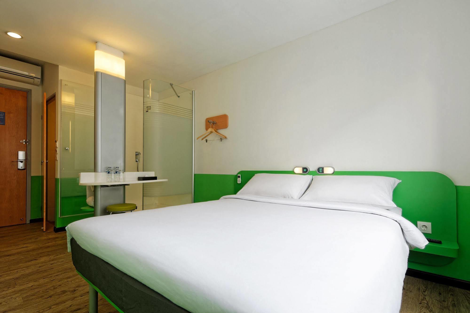 Ibis Budget Jakarta Airport Tangerang Exterior photo
